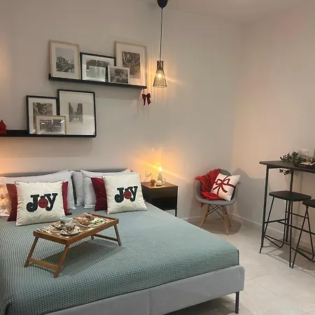 Casabella By Vinile Antico Mercato Ortigia Siracusa * Syracuse